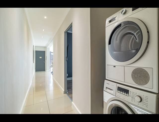 2 BEDROOM APARTMENT BLOCK TO LET IN VREDEHOEK